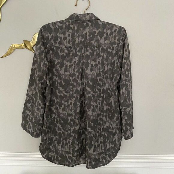 Cloth & Stone Panthera Button Down Top Animal Print Gray Size XS - Picture 3 of 8